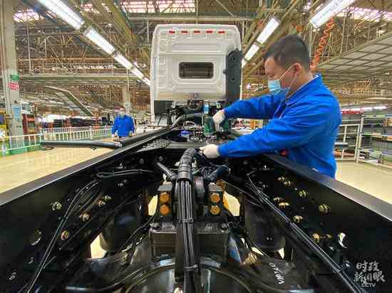 ��������װ������һƬ��æ���󡣣���̨���Ӽ��������塢���������㣩