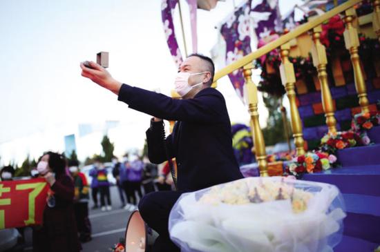 ��꿵��ɷ��ڻ���ǰ������һ����ϲ��