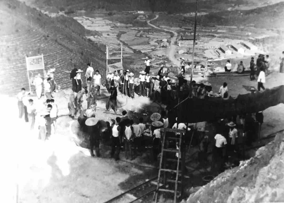 ����ͭ�����¾�