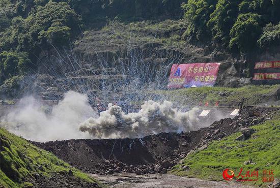 ���������ơ���Ӣ�� ��