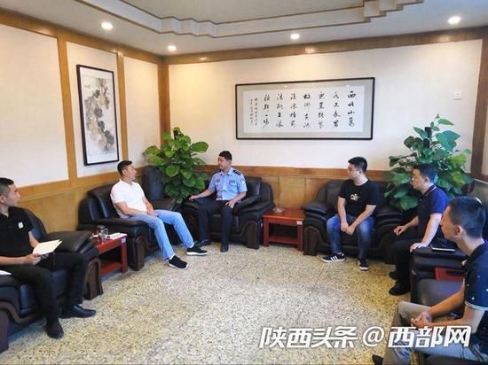 ����˾�����ӾƼ� ������������Լ̸�εΡ�