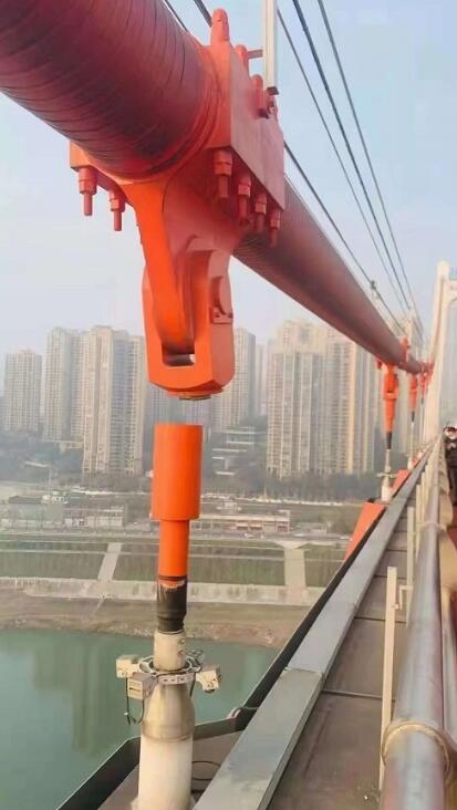 使用才2年的重庆鹅公岩轨道交通专用桥发生钢悬索断裂
